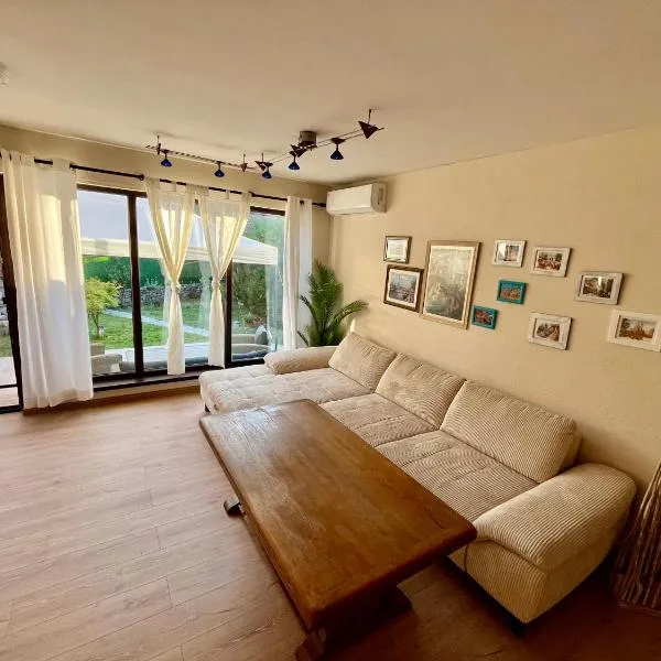 Вила Динати, hôtel à Perushtitsa