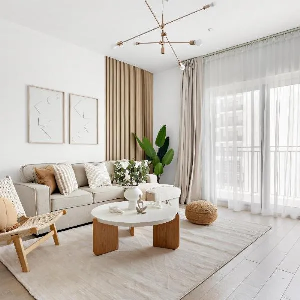 Canal View 1BR at Yas Island, hotel in Yas Island