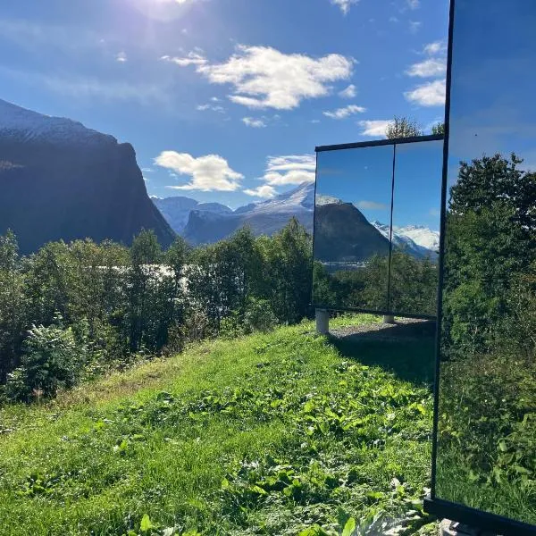 Glimre Romsdal - Eksklusivt speilhus ved Åndalsnes, hotel in Isfjorden