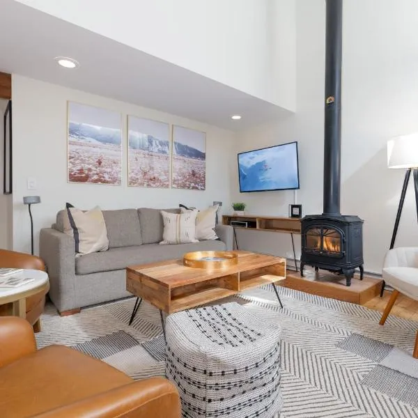 Spacious Family Friendly Townhome on Telluride Mainstreet, hotel in Telluride