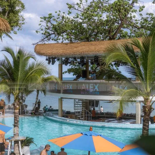 Arkbar Beach Club，位于查汶的酒店
