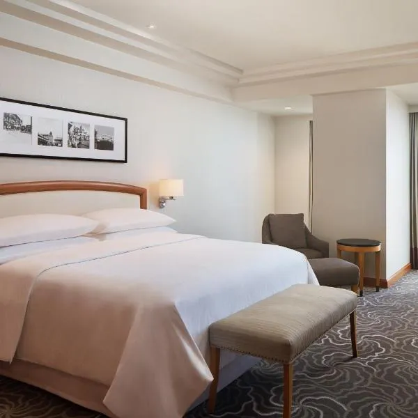 Sheraton Manila Bay, hotel u Malini