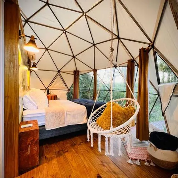 Magia Glamping, Domo Full Moon, entre las sierras y el mar, ξενοδοχείο σε Punta Colorada