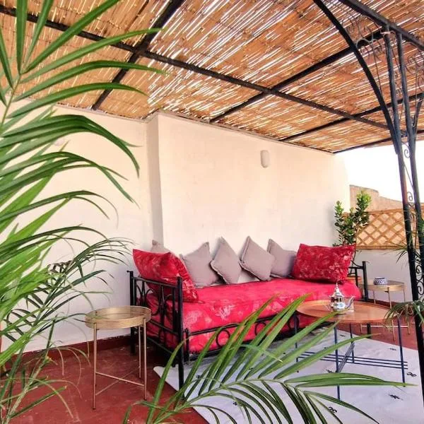 Entire Private House in Fez Medina!, Hotel in Fès
