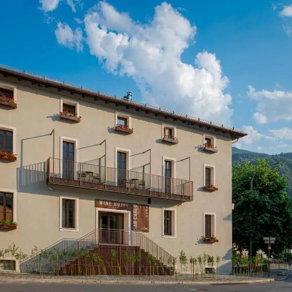 Wine Hotel San Carlo - Boutique Hotel & SPA - Ristorante, hotel v destinácii Chiuro