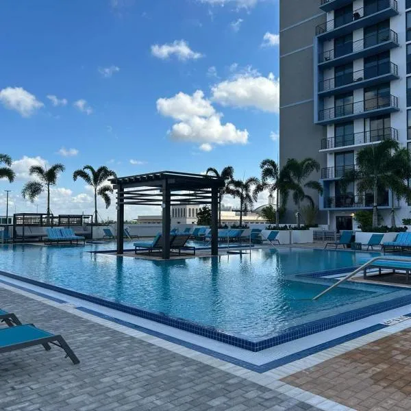 Luxury apartment in Doral miami, 1 Bd, hotel en Miami