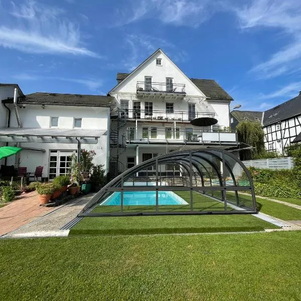 Pino24 Comfort und Pino24 Petit, hotel in Hallenberg