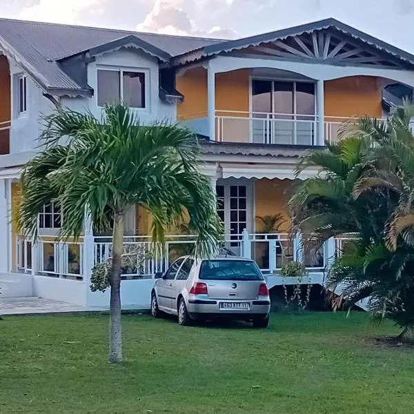 La ROSE ISLAND, hotel in Grand-Bourg