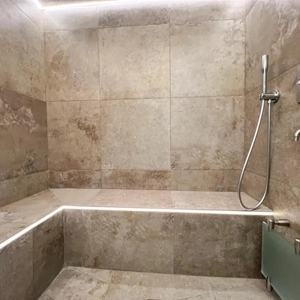 Le Switch Souplex avec Hammam privatif, hotel in Lille