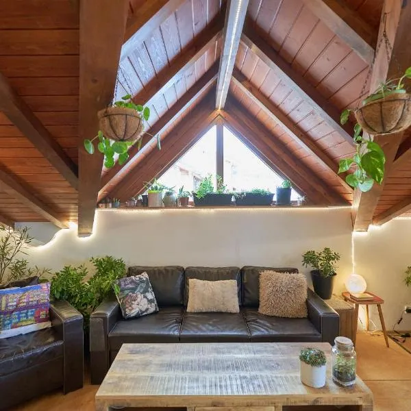 Panoramic 2 Bedroom Cabin Retreat Japanese Style、バンスコのホテル