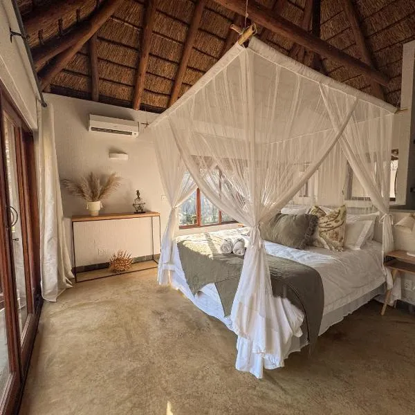 Raptors Lodge - NXALATI, hotel in Hoedspruit