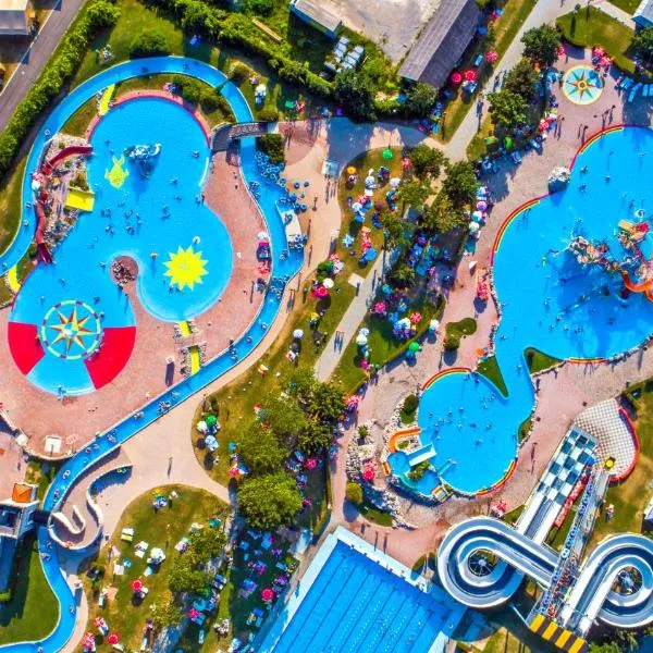 Happy Camp Mobile Homes in Camping Terme Čatež, hotel v destinaci Čatež ob Savi