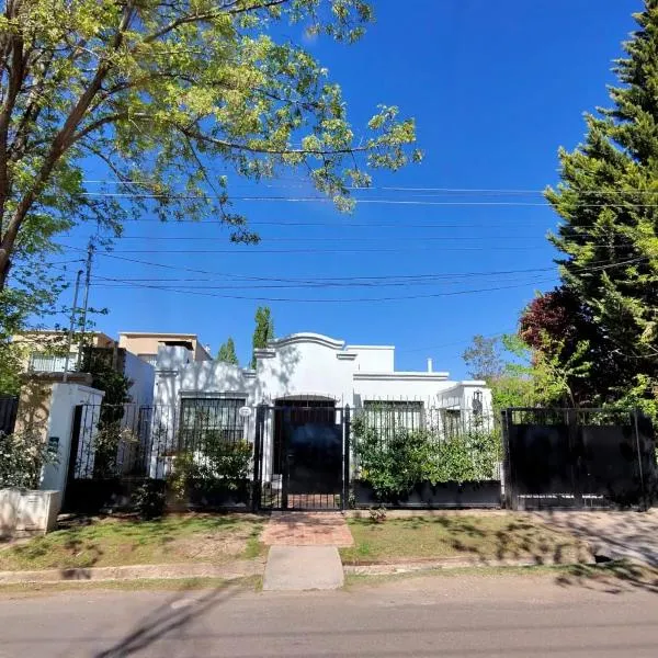 Little White House，位于查克拉斯德科里亚的酒店