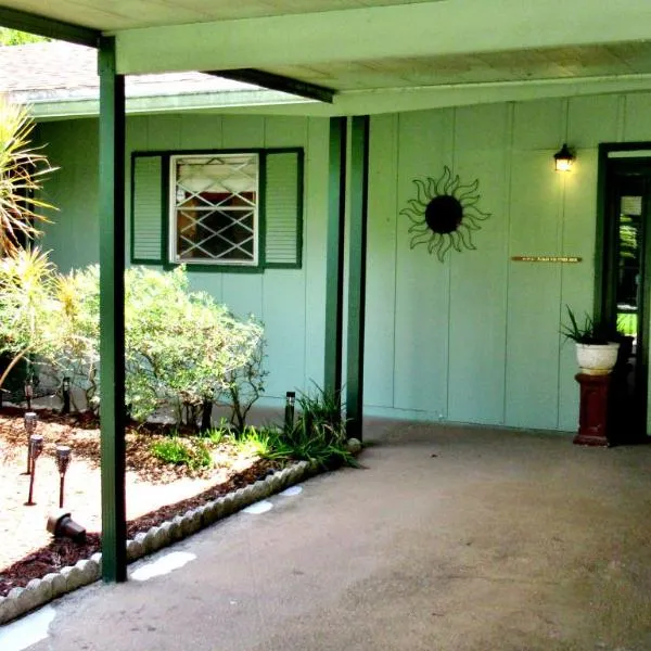Eric and Nancy's Boutique Bed and Breakfast, hotel in Tampa