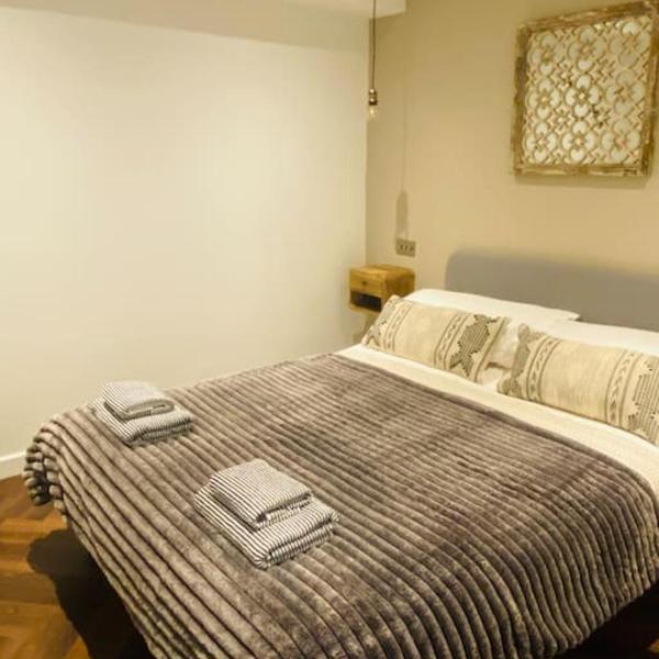 The Sanctuary, luxury studio apartment in Bath, Bath