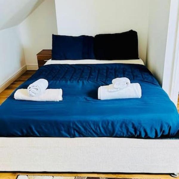 Beautiful 3BD Family Home FREE Parking Private Garden, London