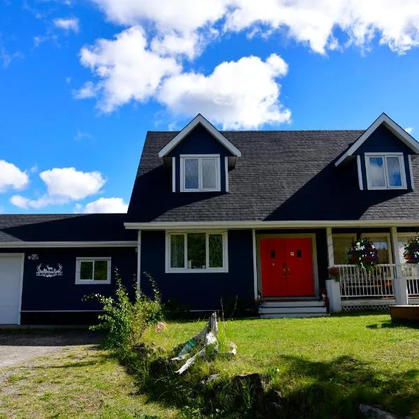 The Blue Cottage B&B, hotel in Seventy Mile