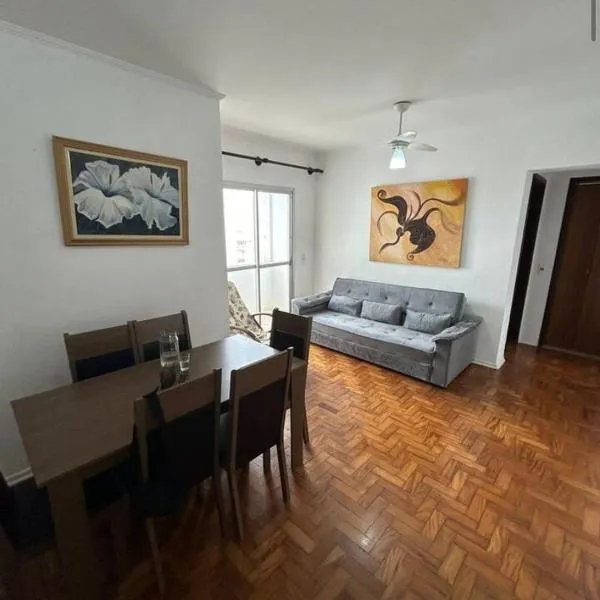 Excelente apto a 100 mts do mar, hotel v destinaci Guarujá