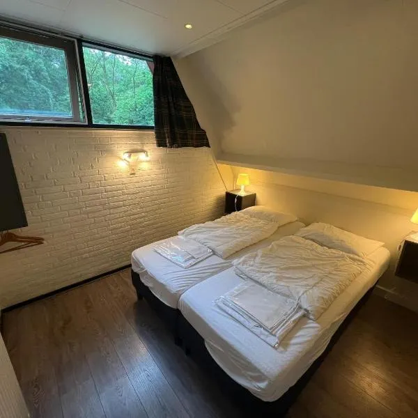 Charming Holiday Home with WiFi, Hotel in Stramproy