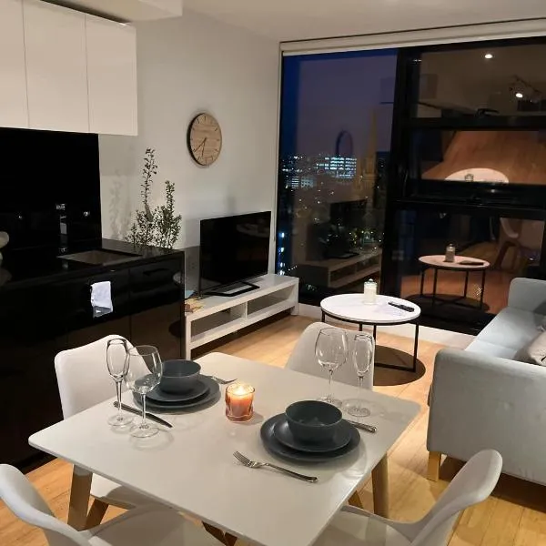 Spacious apartment in the heart of Melbourne, hotel in Melbourne