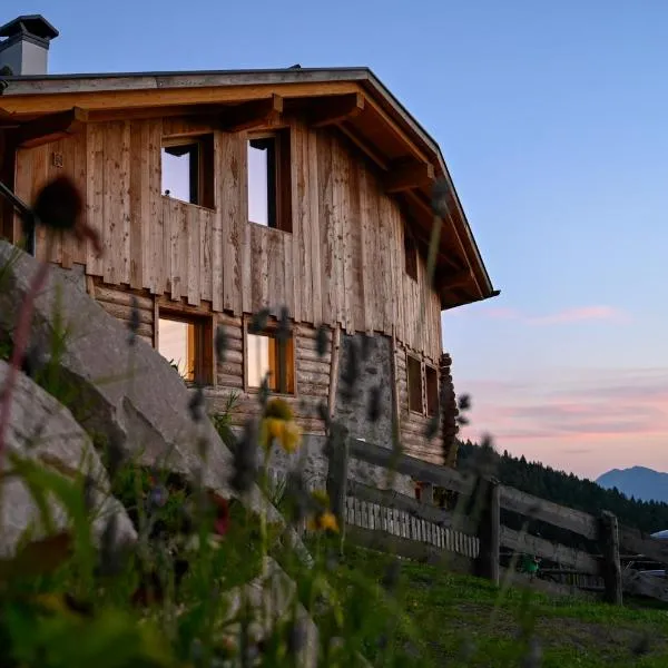 LARIS mountain house, hotel v destinaci Fierozzo