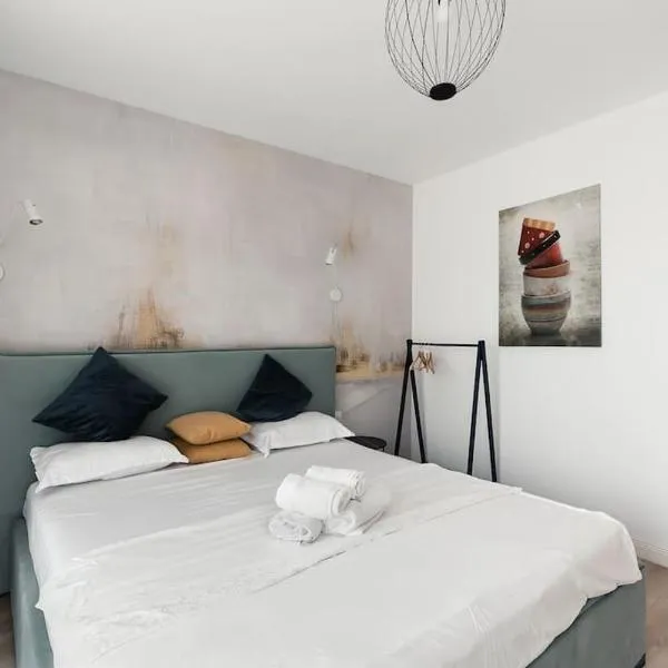 The BLUE Studio - Loft, hotel din Voluntari