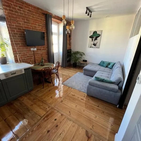 Apartamenty Łuczkowskiego z widokiem na Studnię 3, hotel in Chełm