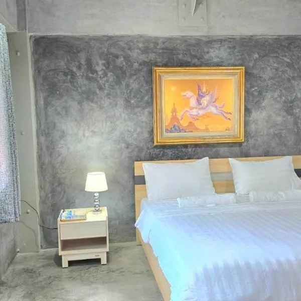 Captain Joe Cafe & Hostel, hotel in Hua Hin