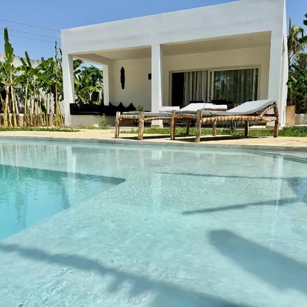 Villa Totò with Private Pool ZanzibarHouses, hôtel à Gulioni