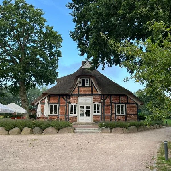 Idyllischer Erholungsurlaub im Historischen Bauernhaus auf der Prinzeninsel Plön, hotel en Plön