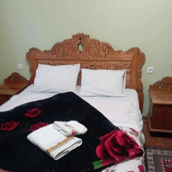 Art House Hostel Aleksandr, ξενοδοχείο στο Κουτάισι