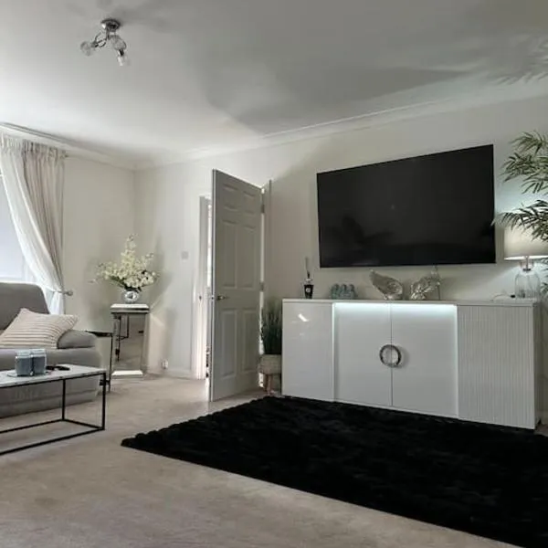 3 double bedroom spacious flat, Hotel in Largs