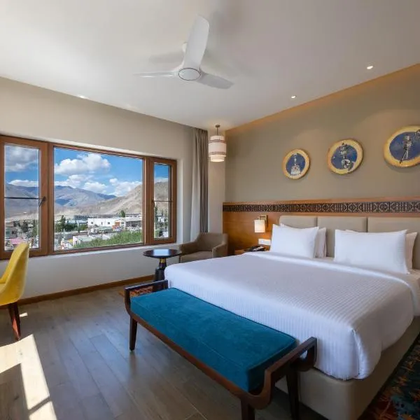 Charmwood Hotel, hotel in Leh