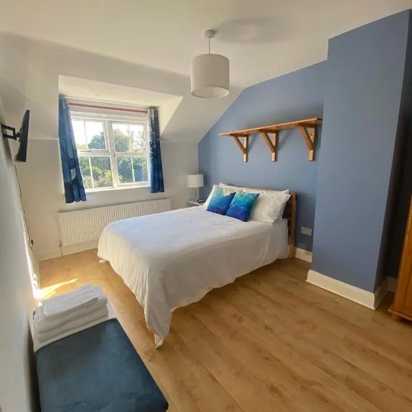 Cozy 2 bedroom townhome, hotel din Donegal
