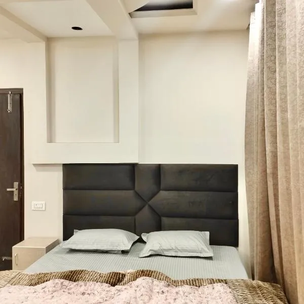 Lotus Inn River View, hotell i Shamshi