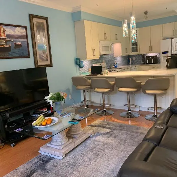 2 Bedrooms Condo in a excellent location, hotel in Surrey