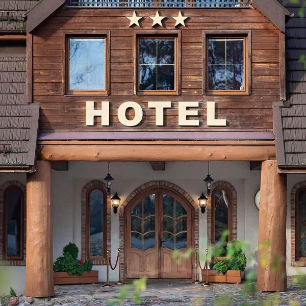 Hotel Szymbark, hótel í Szymbark