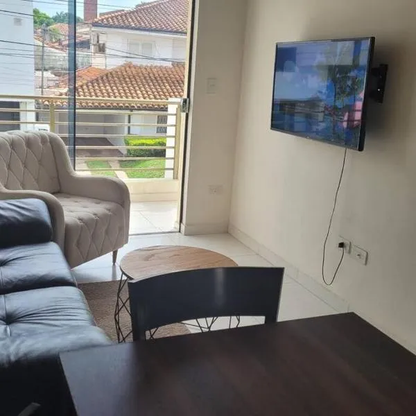 Apt A - Carmelitas 2 Bedrooms, hotel v destinaci Asunción