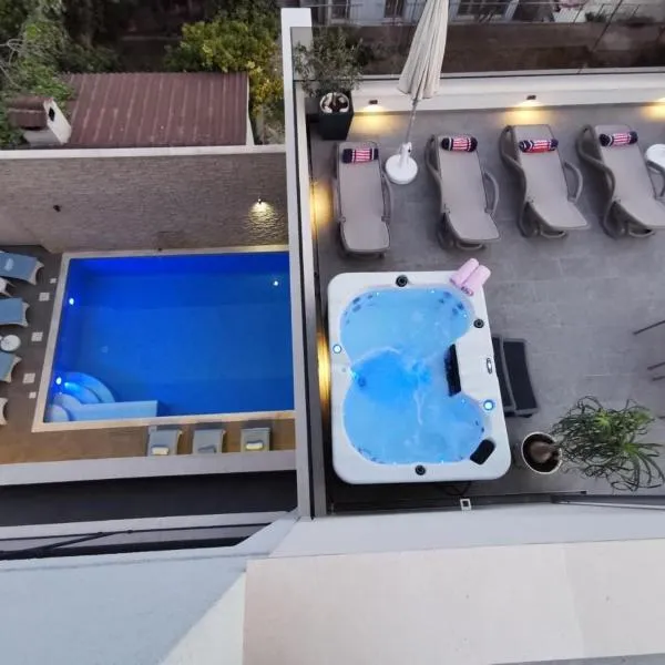 Pino luxury rooms and apartment, hotel i Split