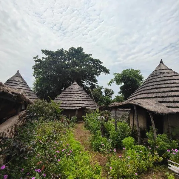 Campement Chez Doba, Hotel in Dande