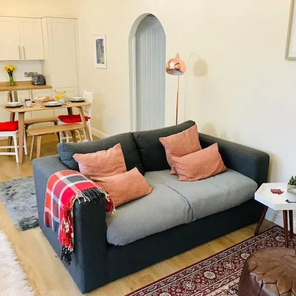 Cottage in North Somerset, hotel in Clevedon