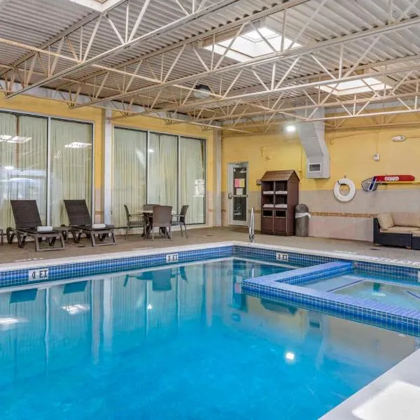 Comfort Inn & Suites Triadelphia - Wheeling, hôtel à Triadelphia