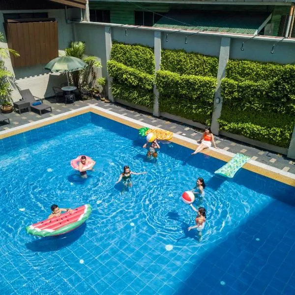Tropicana Suites, hotel in Manila