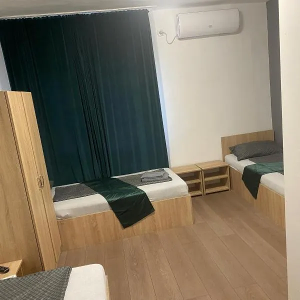 Crosi Home, hotel in Reşiţa