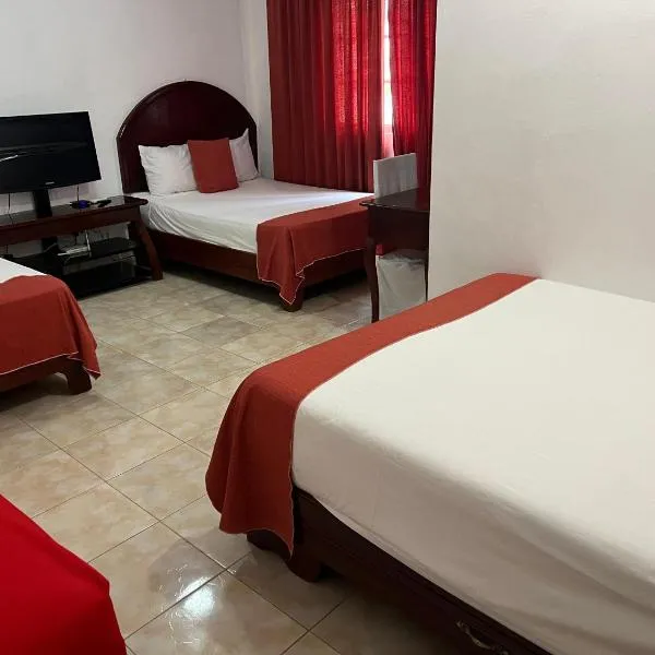 Hotel Nuevo Amanecer, готель у місті El Catey