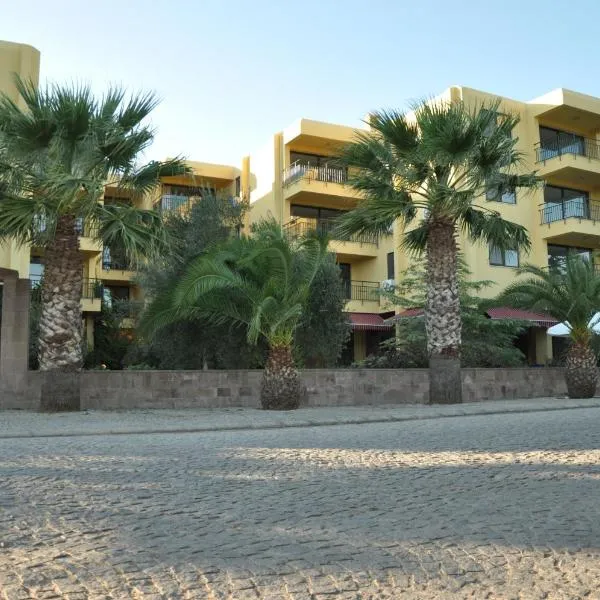 Palm Court Suites, Hotel in Ayvalık