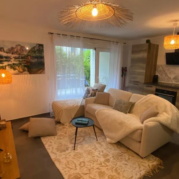 T3, à 5 min à pied du lac Annecy, hôtel à Duingt