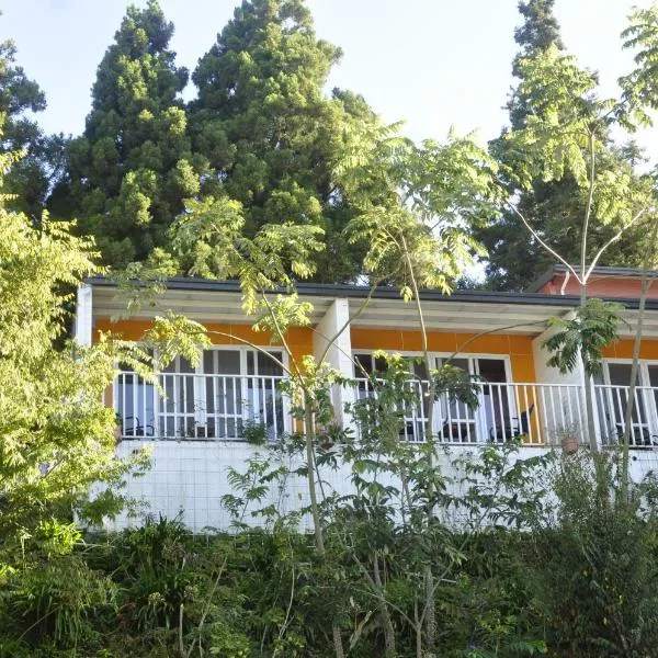 Iris Farmhouse, hotel in Renai