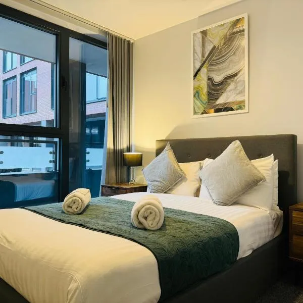 Luxury 2BR Apartment Prime Birmingham Location, hotel in Birmingham