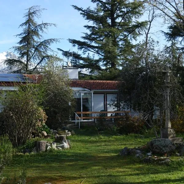 A Leira - Chalet con Piscina en Becerril de la Sierra, Hotel in Becerril de la Sierra